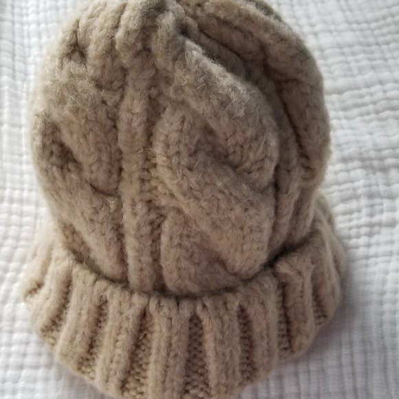 Chunky knit hat - Picture 2 of 3
